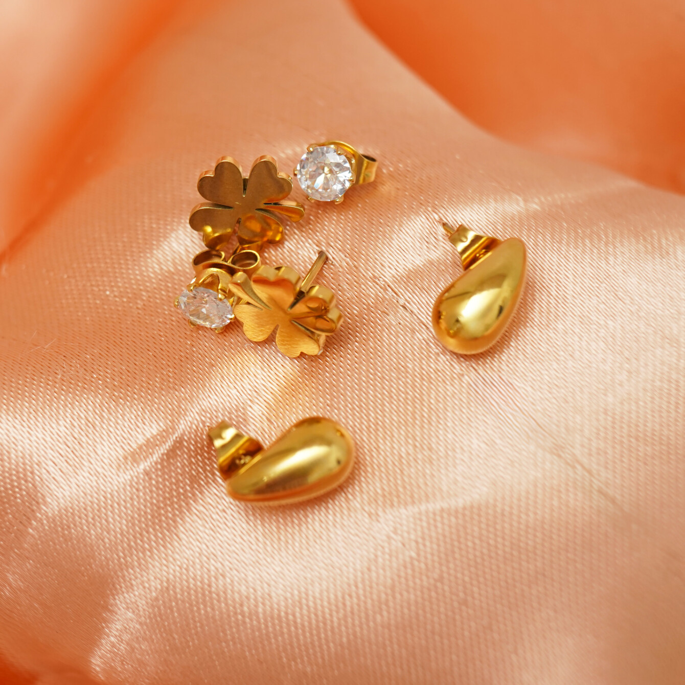 Altın Kaplama Çelik 3’lü Küpe Seti – Yonca, Minimal ve Taş Detaylı - 4