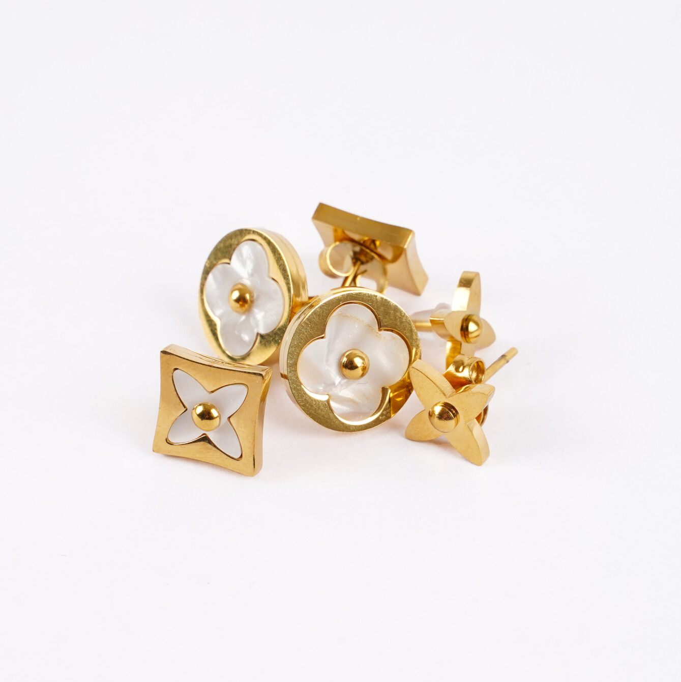 Altın Kaplama Çelik Çiçek Küpe Seti - 2