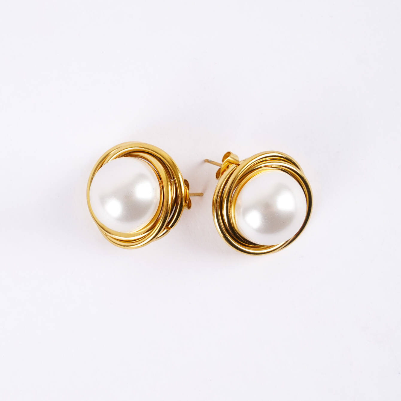 Altın Kaplama Çelik İnci Detaylı Şık Küpe - 4