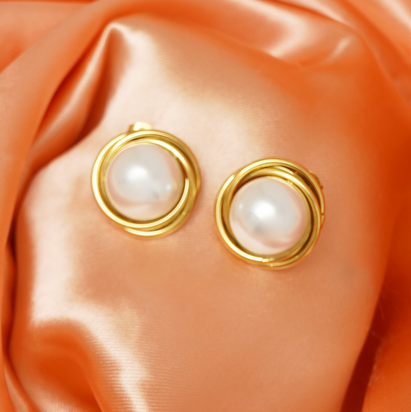 Altın Kaplama Çelik İnci Detaylı Şık Küpe - 5