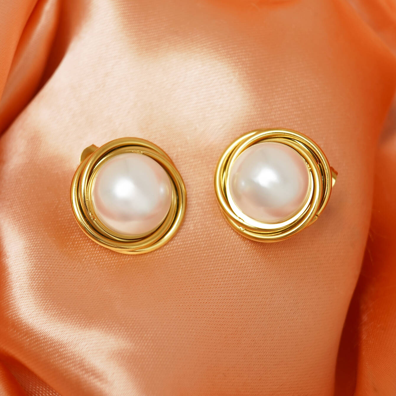 Altın Kaplama Çelik İnci Detaylı Şık Küpe - 6