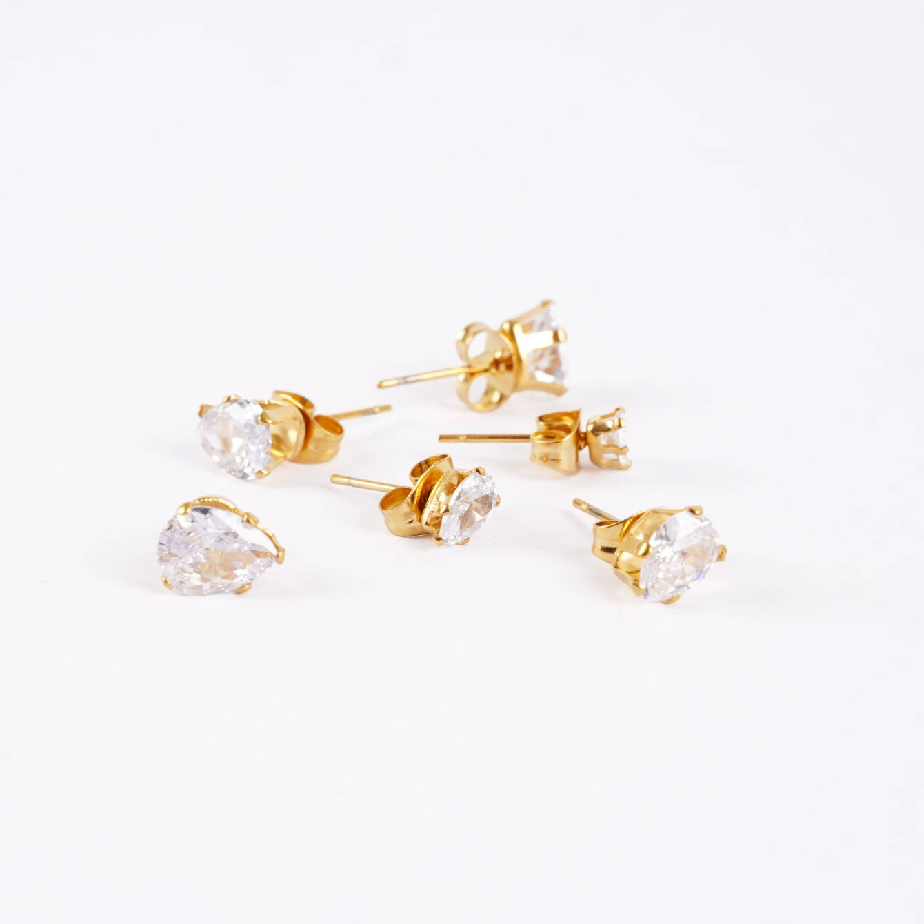 Altın Kaplama Çelik Parlak Taşlı Küpe Seti – 3’lü - 2