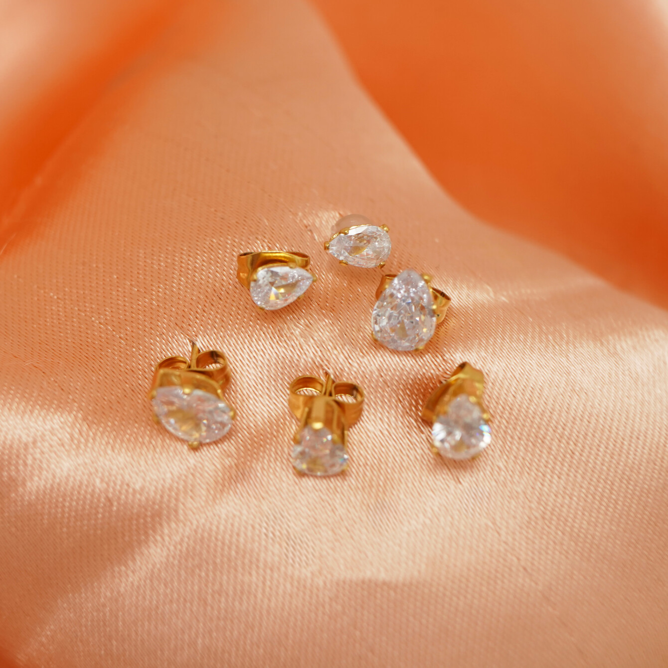 Altın Kaplama Çelik Parlak Taşlı Küpe Seti – 3’lü - 5