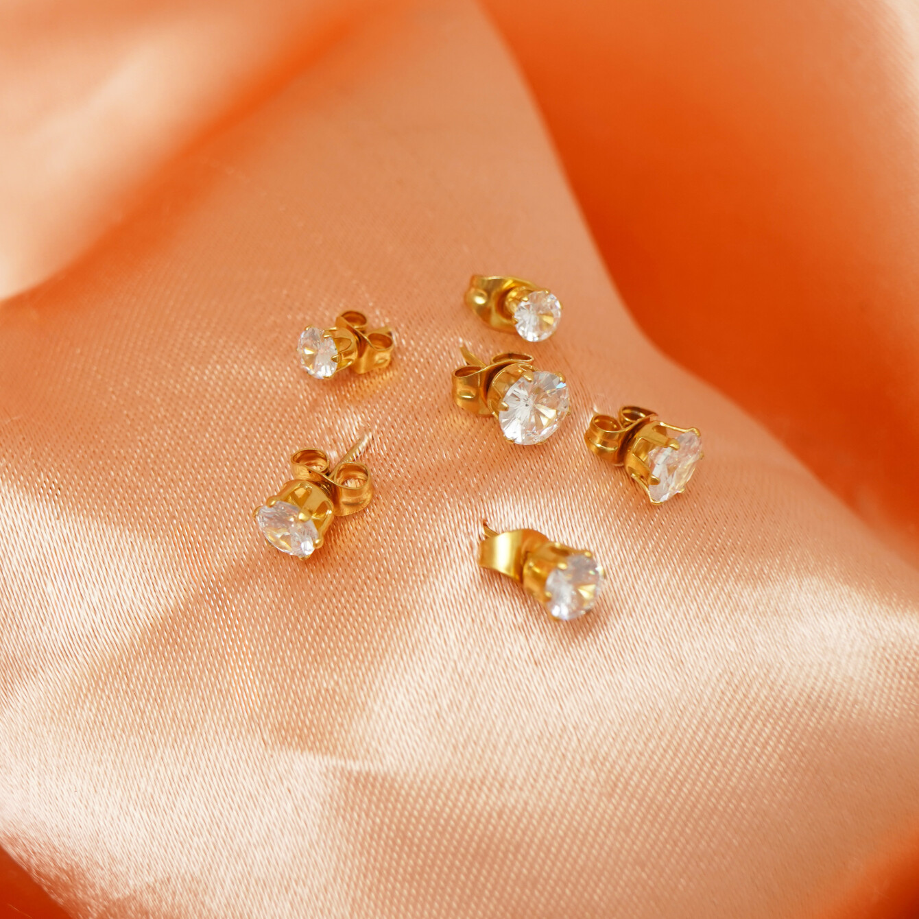 Altın Kaplama Çelik Taşlı Minimal Küpe Seti - 4