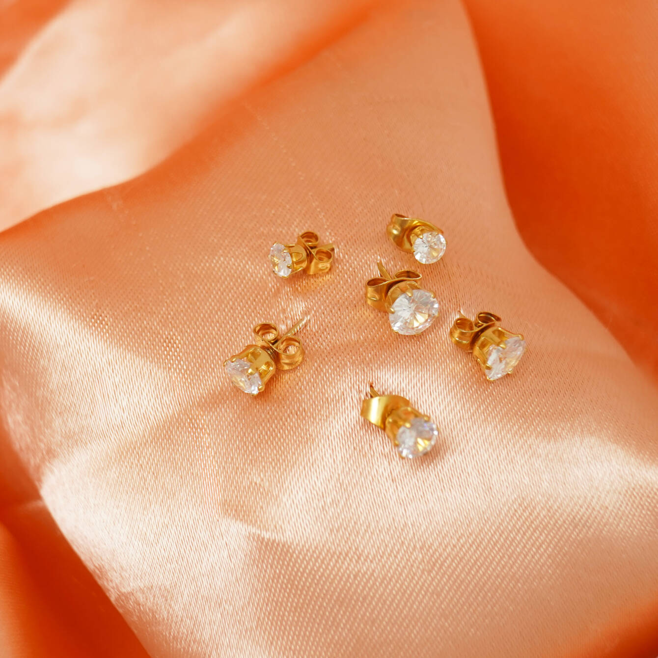 Altın Kaplama Çelik Taşlı Minimal Küpe Seti - 5