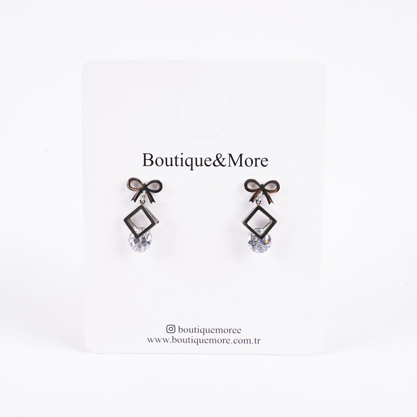 Fiyonk ve Taş Detaylı Zarif Küpe - 