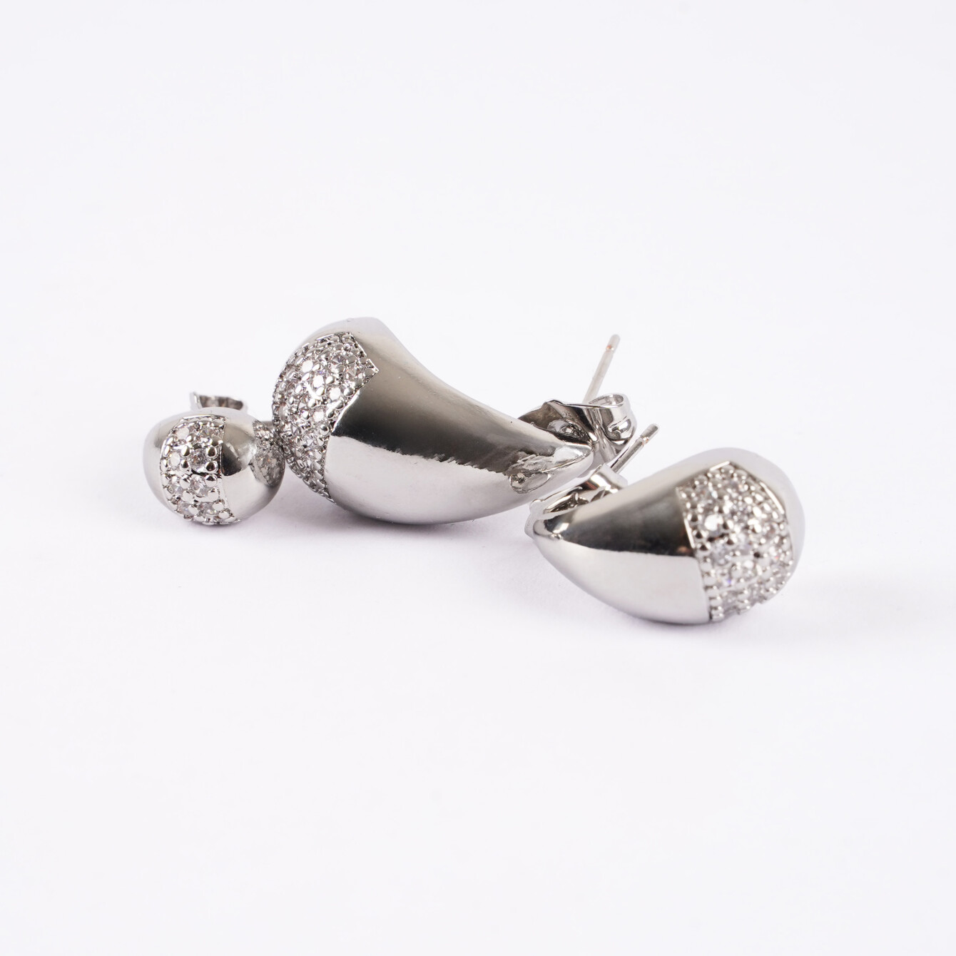 Gümüş Renk Çelik Küpe Seti – Taş İşlemeli Modern Tasarım - 