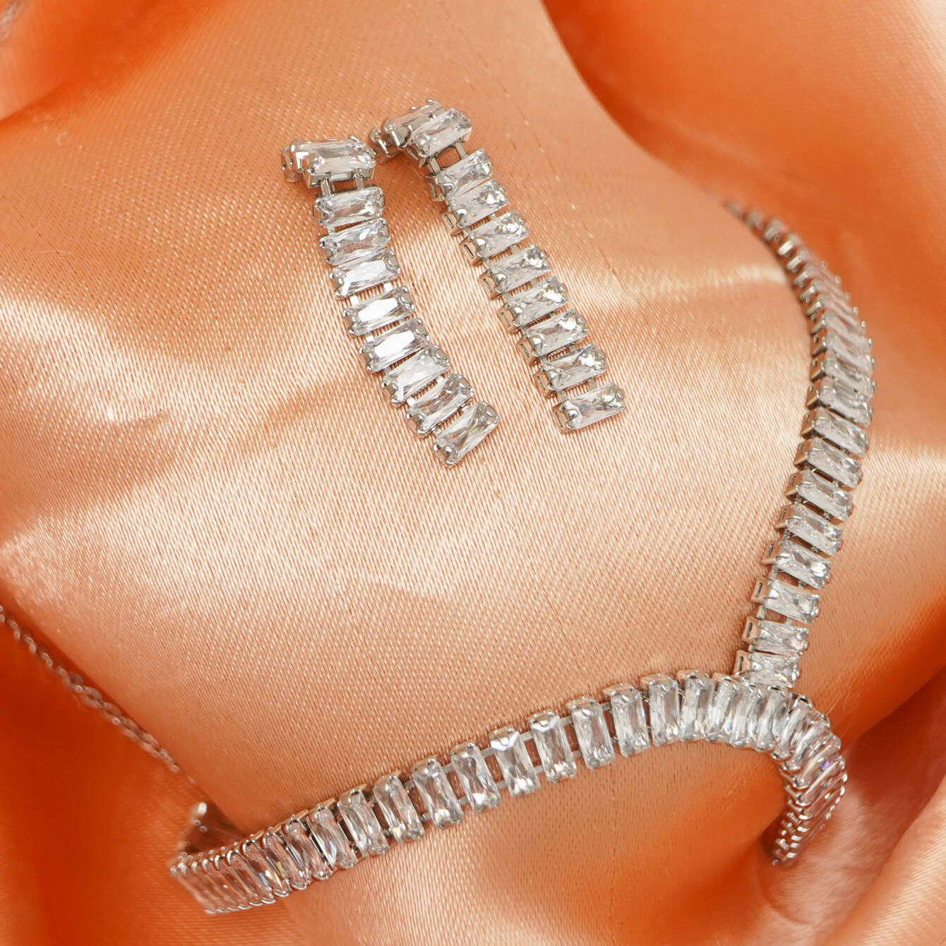 Zarif Taşlı Takı Seti (Kolye ve Küpe) - 5