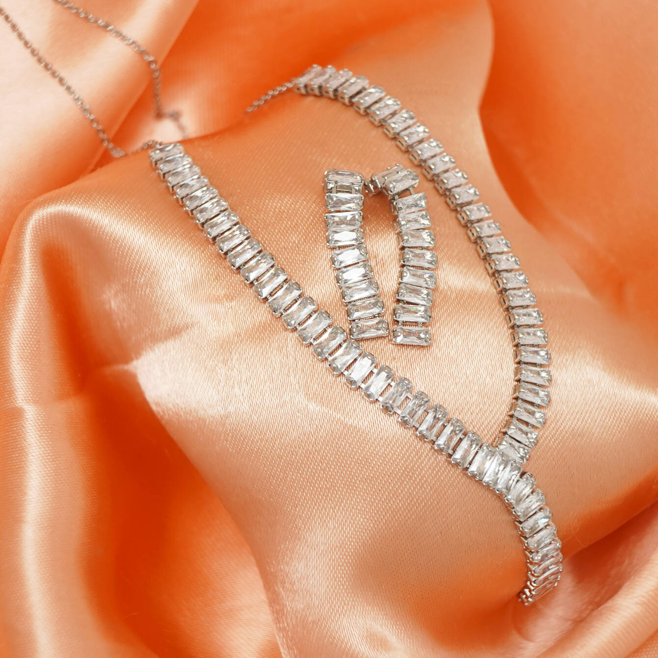 Zarif Taşlı Takı Seti (Kolye ve Küpe) - 8